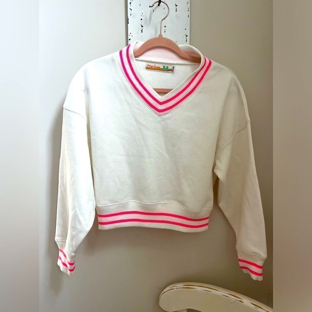 VINTAGE HAVANA white & pink Striped Rib V-Neck
Long Sleeve Shirt! Like New!